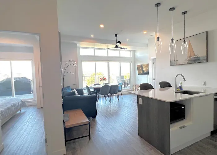 180 Mt View Huge Balcony 2Br 3Beds 2Bath 2Parkings Penthouse